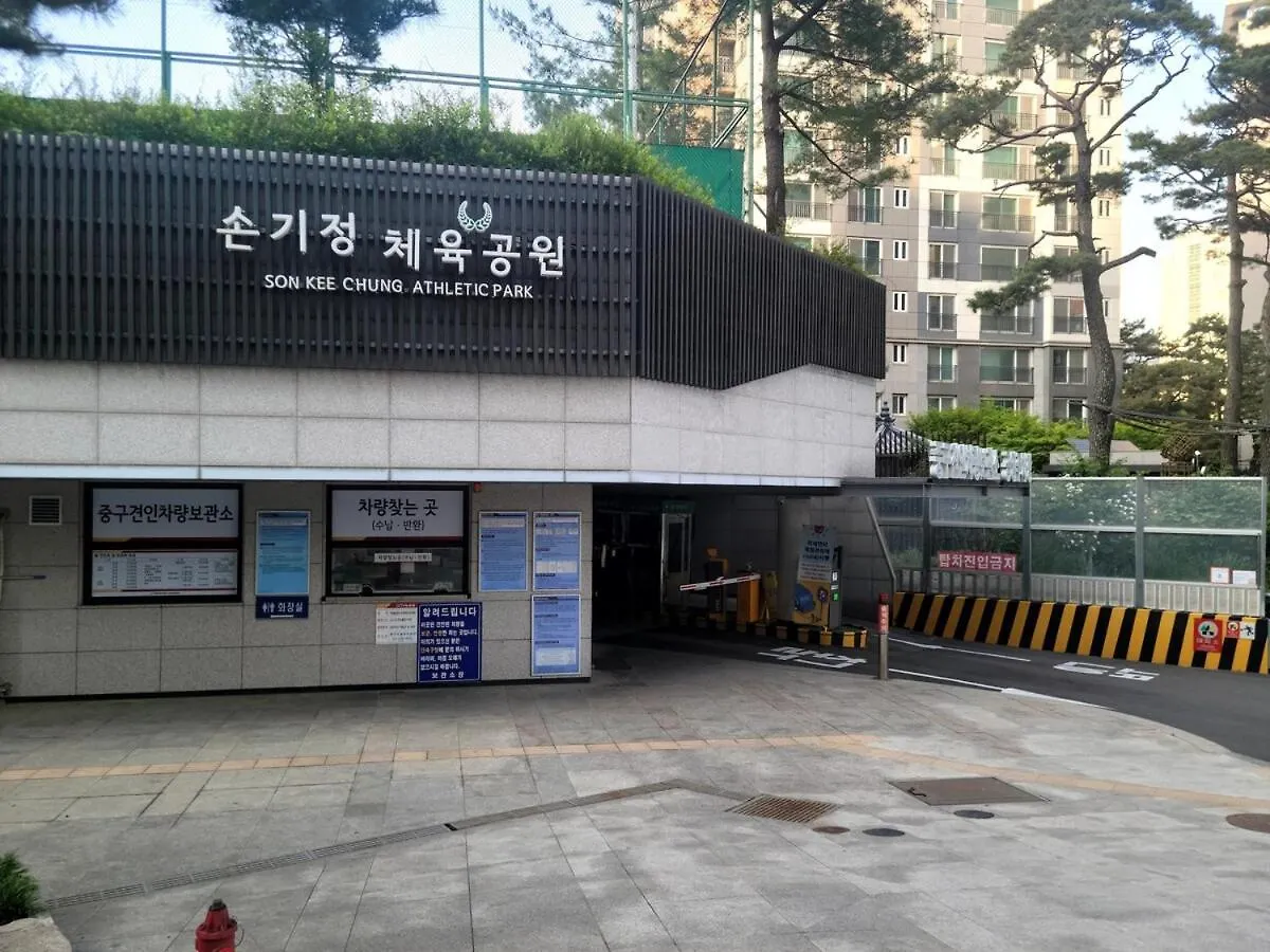 Seoul Station Quiet Hanok Lotte Mart 2 Minutes Licensed Accommodation Emotional Accommodation 아파트